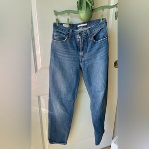 Women’s Levis Jeans- Dad Jean Style